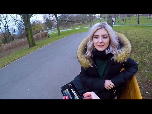 ❤️ Swallows ib tug neeg txawv lub kub cum rau nyiaj - blowjob nyob rau hauv lub tiaj ua si los ntawm Eva Elfie porno  ntawm peb hmn.porngifmag-com.ru% ﹏