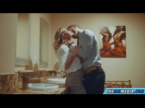 ❤️ Thaum ib tug busty blonde ntxias koj nyob rau hauv ib tug pej xeem chav dej porno  ntawm peb hmn.porngifmag-com.ru% ﹏